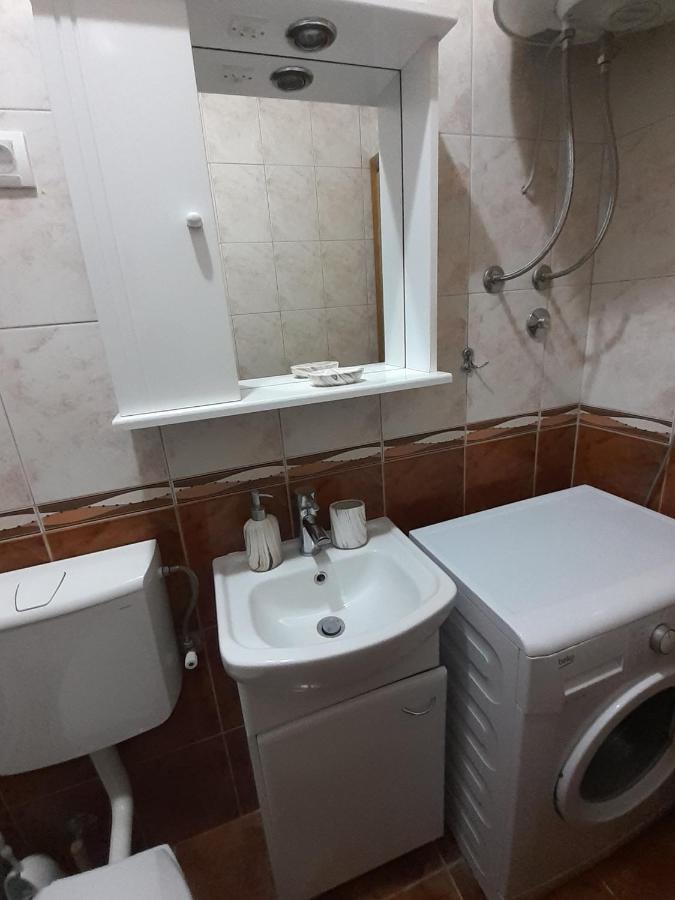 Apartmani Irena Tivat Eksteriør billede