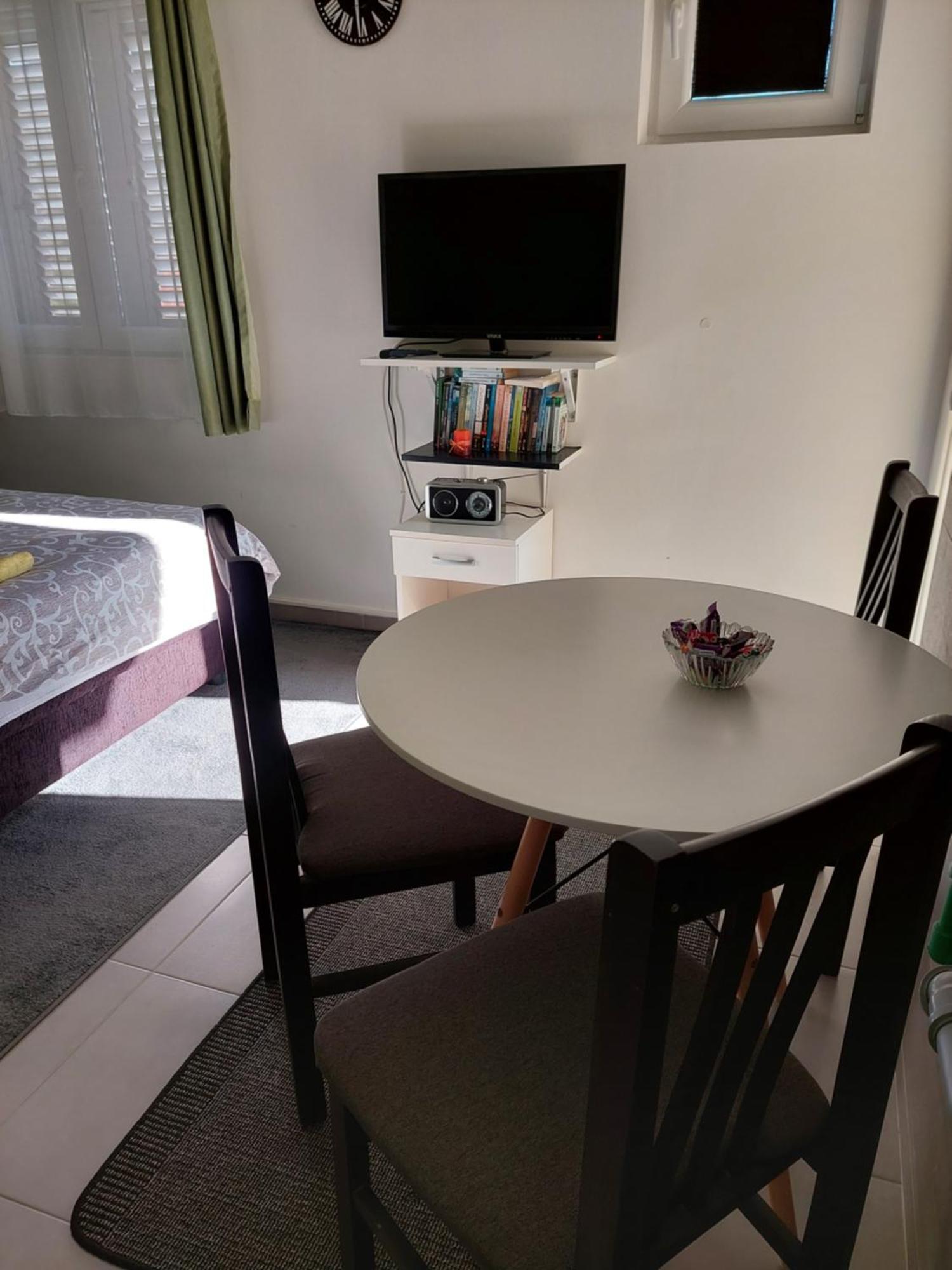 Apartmani Irena Tivat Værelse billede